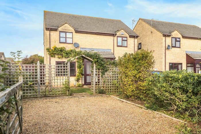 2 Bedroom Semi-Detached House To Rent In Carterton, Oxfordshire, OX18