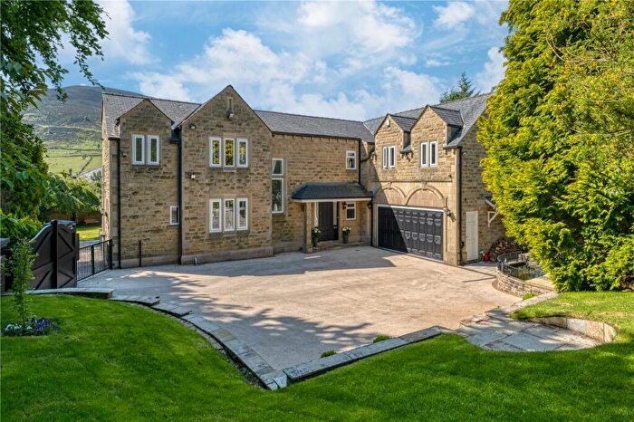5 Bedroom Detached House For Sale In Park Lane, Greenfield, Saddleworth, OL3