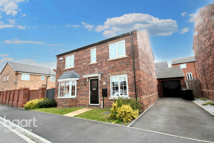 4 Bedroom Detached House For Sale In Heatherfields Crescent, Rossington, Doncaster, DN11