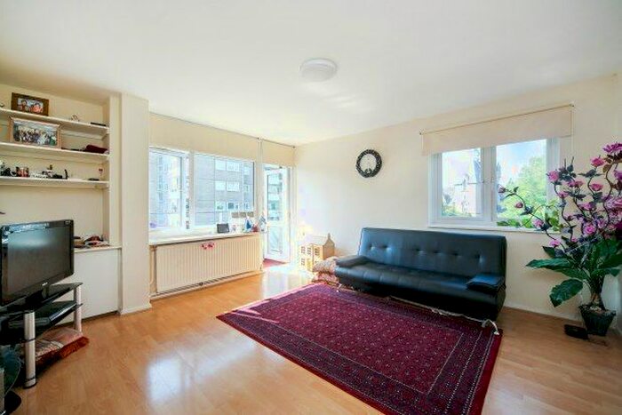 1 Bedroom Flat To Rent In Fitzhugh Grove, Wandsworth, SW18