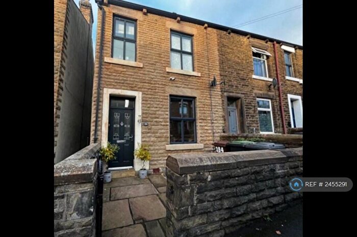 3 Bedroom End Of Terrace House To Rent In Hadfield Road, Glossop, SK13