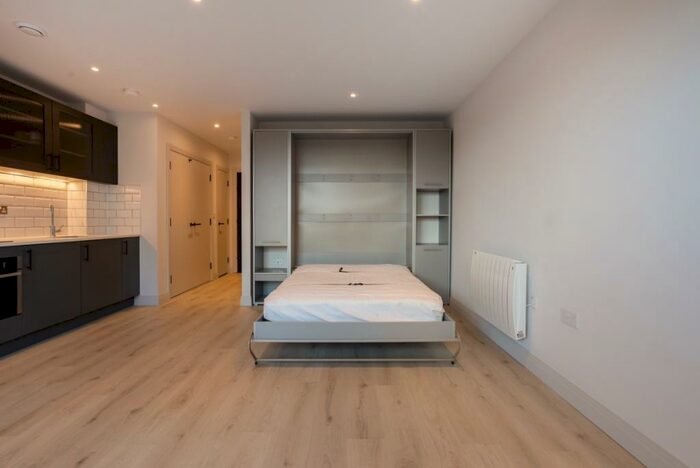 Flat To Rent In Worthing Road Horsham, RH12