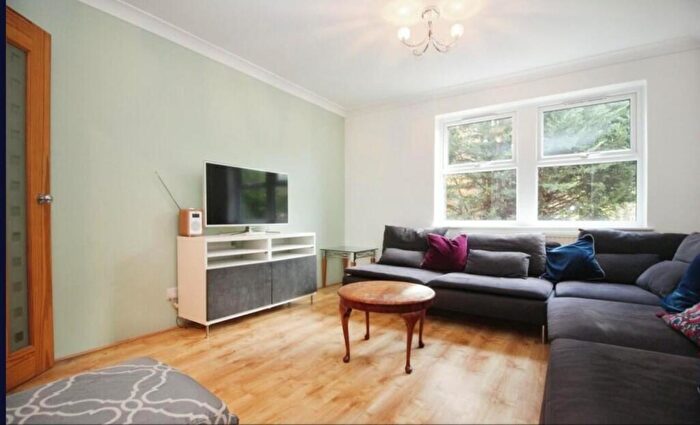 1 Bedroom Terraced House To Rent In Hayes, Bromley, BR2