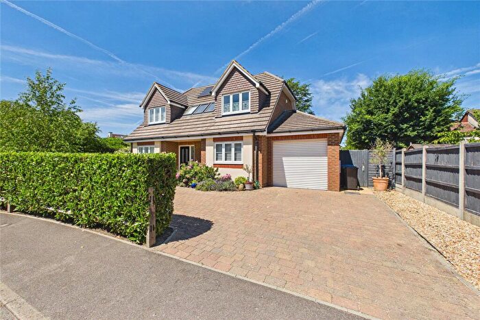 3 Bedroom Detached House For Sale In Gregory Close, Horsell, Woking, Surrey, GU21
