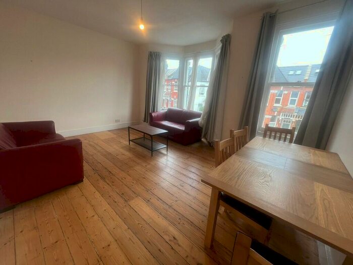 2 Bedroom Flat To Rent In Mattison Road, N4