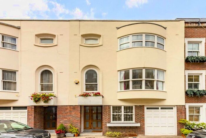 5 Bedroom Property To Rent In Eaton Mews South, London, SW1W