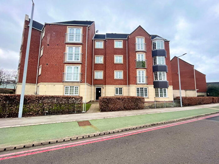 2 Bedroom Flat For Sale In Madison Avenue, Brierley Hill., DY5