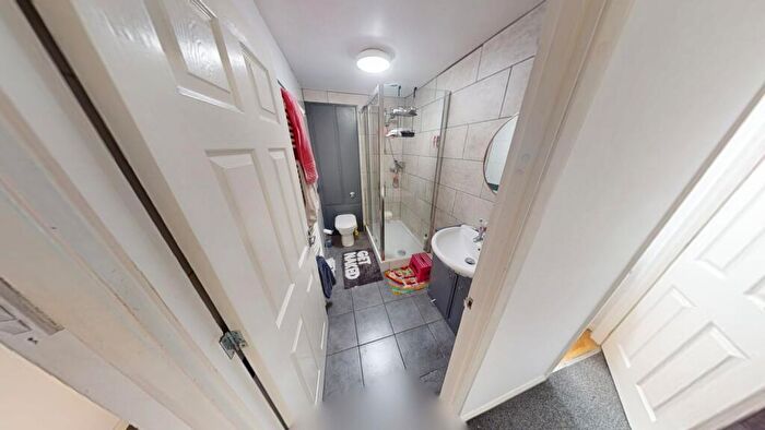6 Bedroom Terraced House To Rent In Matlock Court, Nottingham, NG1