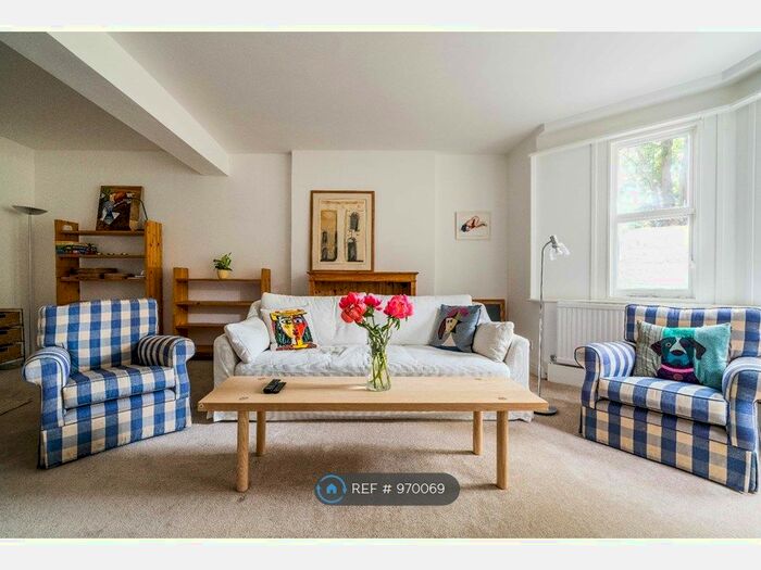 2 Bedroom Flat To Rent In Lonsdale Road, London, SW13