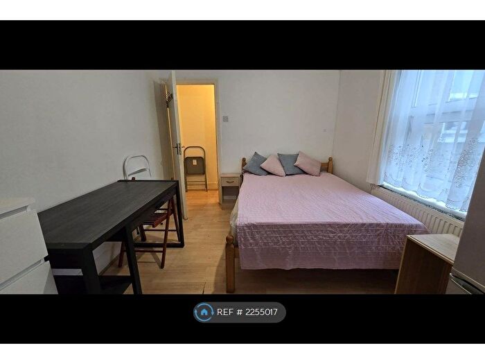 Studio To Rent In Trehurst Street, London, E5