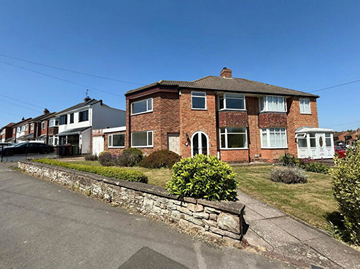 5 Bedroom Semi-Detached House For Sale In Leafield Road, Solihull, B92