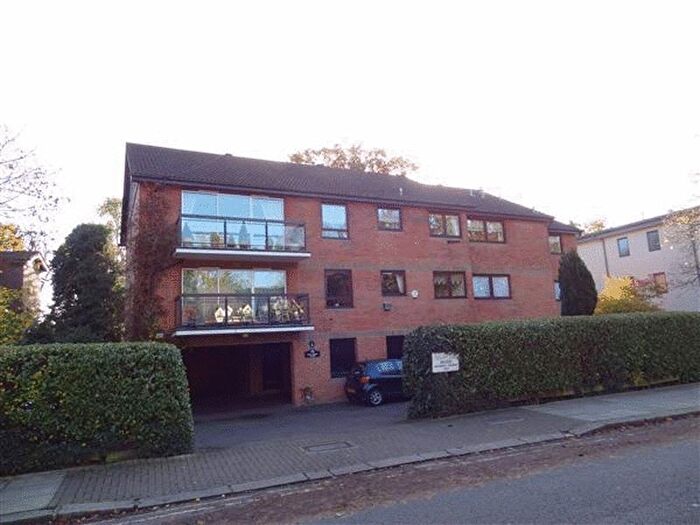 2 Bedroom Flat To Rent In Oaklawn Court, Gordon Avenue, Stanmore, Middlesex, HA7