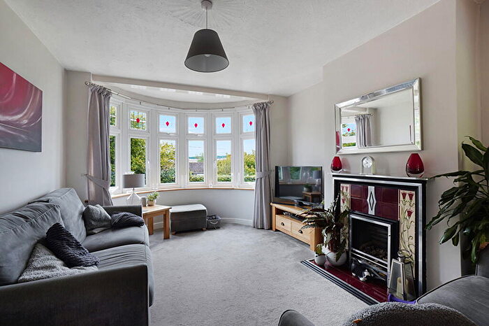 3 Bedroom Semi-Detached House For Sale In Pilgrims Way, Cuxton, Rochester, ME2