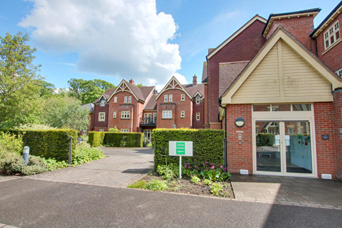 2 Bedroom Retirement Property For Sale In Bishop's Waltham - No Chain, SO32
