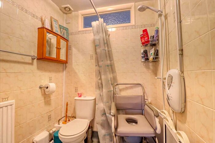 3 Bedroom Bungalow For Sale In Clays Road, Walton On The Naze, CO14