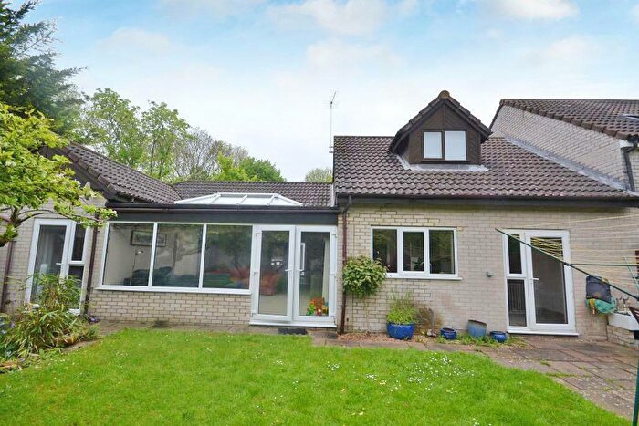 4 Bedroom Semi-Detached House To Rent In Marshworth, Tinkers Bridge, Milton Keynes, Buckinghamshire, MK6