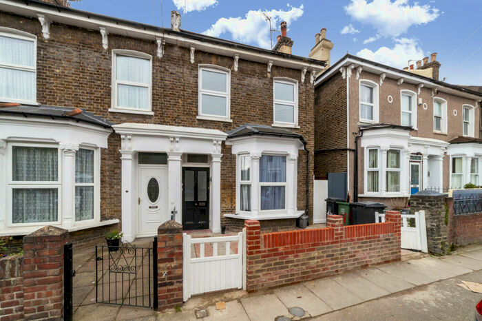 2 Bedroom Flat To Rent In Foxberry Road, SE4