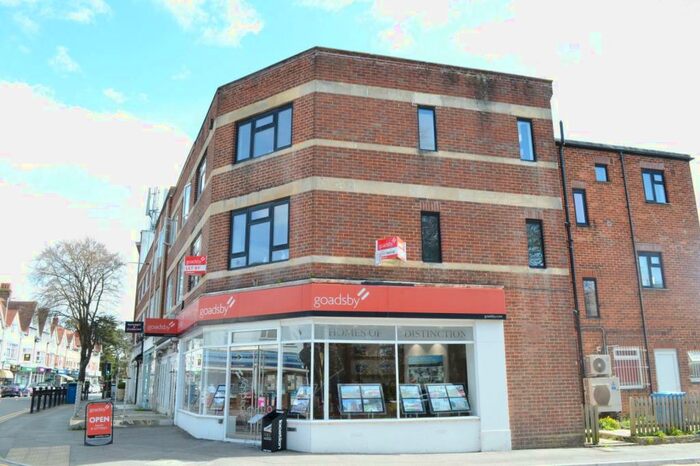 3 Bedroom Flat To Rent In Canford Cliffs, BH13