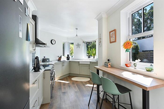2 Bedroom House For Sale In Albury Road, Merstham, Redhill, RH1