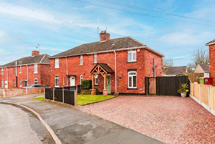 3 Bedroom Semi-Detached House For Sale In Smithson Avenue, Bolsover, S44