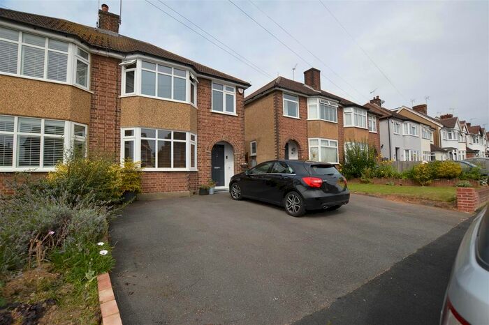3 Bedroom Semi-Detached House To Rent In Rugby Way, Croxley Green, Rickmansworth, WD3