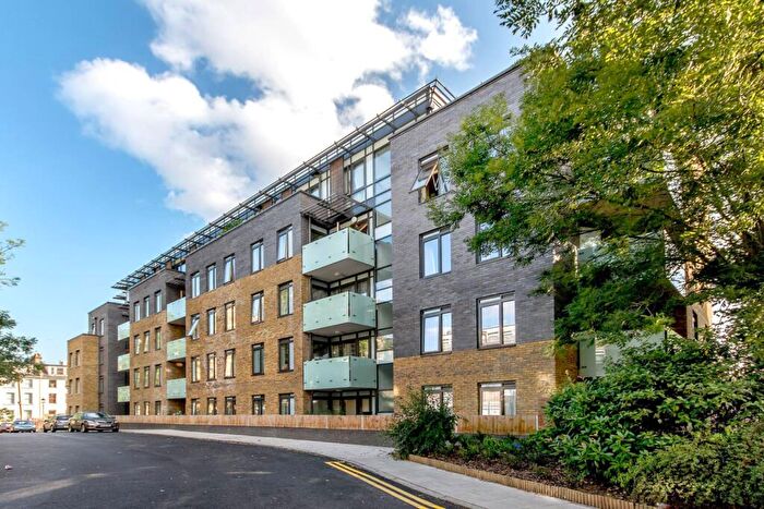 1 Bedroom Flat To Rent In Regents Gate, St John's Wood, London, NW8