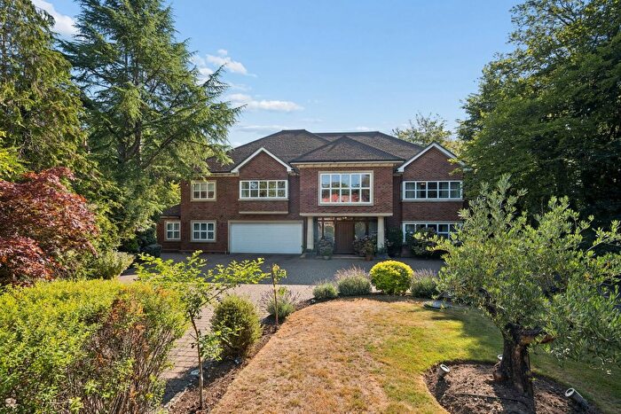 5 Bedroom Detached House For Sale In Copse Close, Northwood, HA6