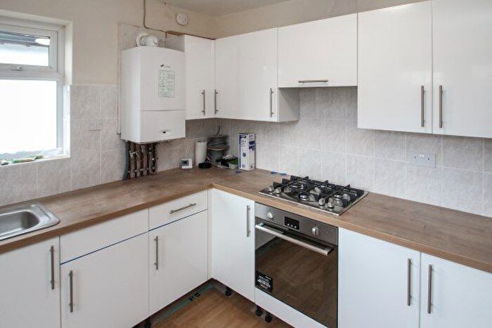 2 Bedroom Flat To Rent In Petts Wood, Orpington, BR5