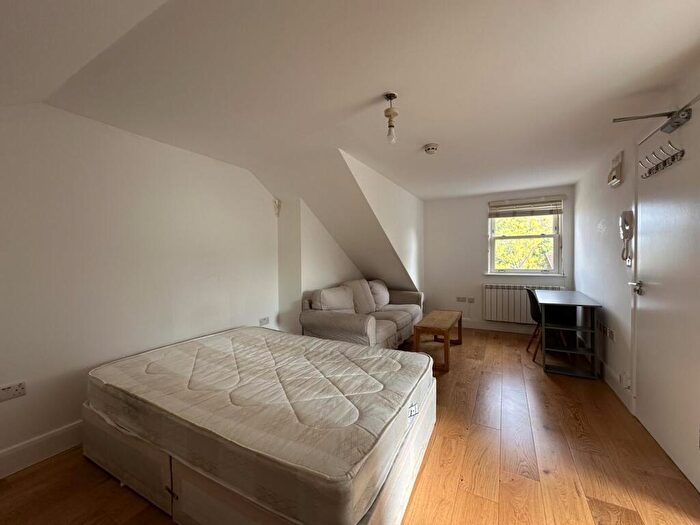 1 Bedroom Flat To Rent In Trinity Road, London, N22