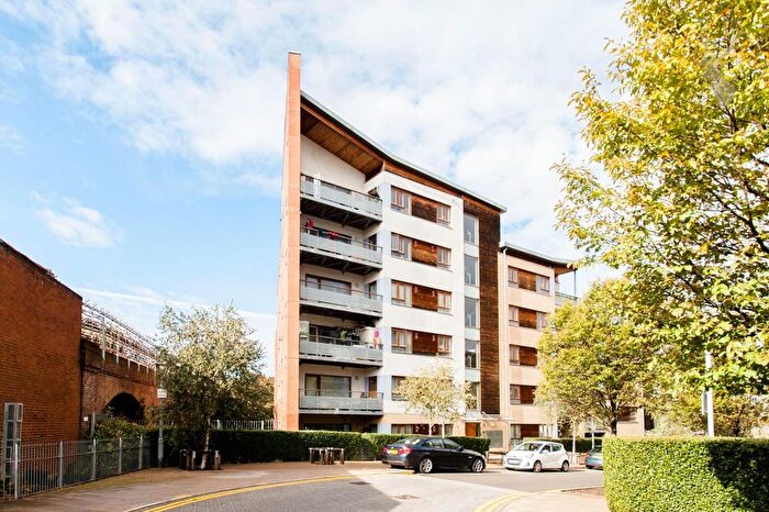 2 Bedroom Flat For Sale In Stephenson Close, London, E3