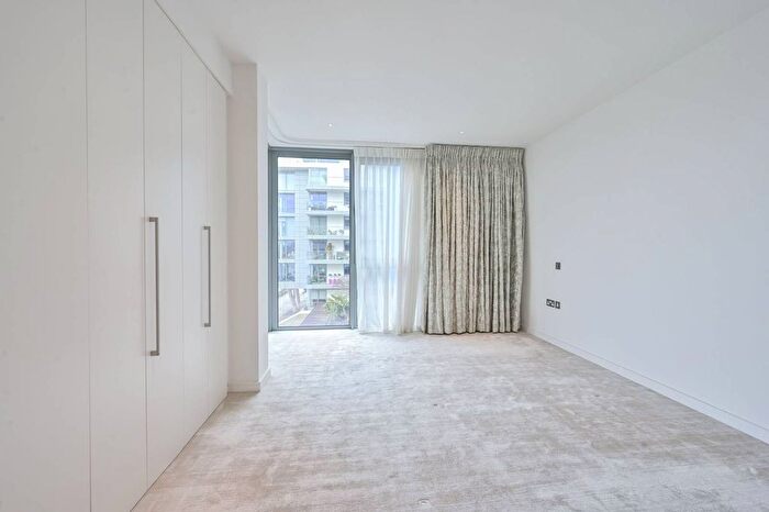 3 Bedroom Flat To Rent In Eastfields Avenue, Wandsworth, London, SW18