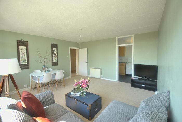 1 Bedroom Flat To Rent In Grove Park Road, London SE9