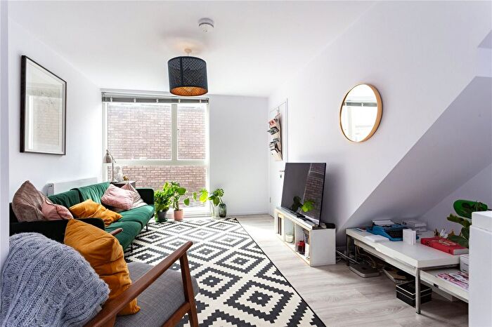 1 Bedroom Terraced House To Rent In Voss Street, London, E2