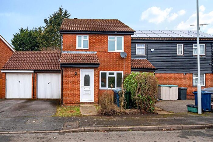 3 Bedroom Semi-Detached House To Rent In Lansdowne Way, High Wycombe, HP11