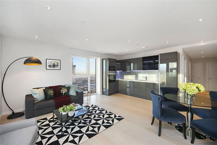 2 Bedroom Flat To Rent In Glasshouse Gardens, London, E20