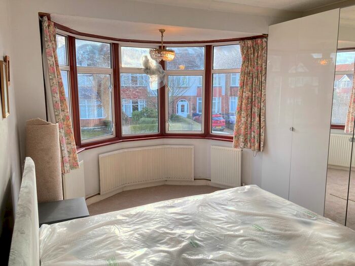 3 Bedroom Semi-Detached House To Rent In Very Near Brunswick Road Area, North Ealing Broadway, W5