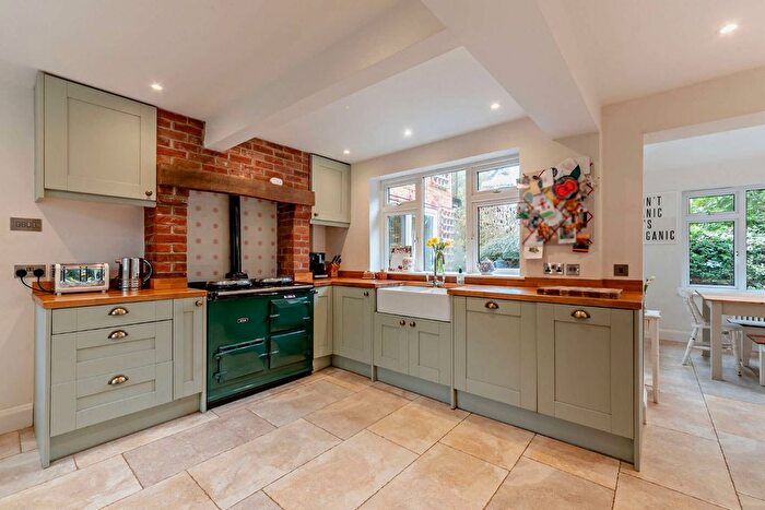4 Bedroom Detached House For Sale In Stanford Dingley, Berkshire, RG7