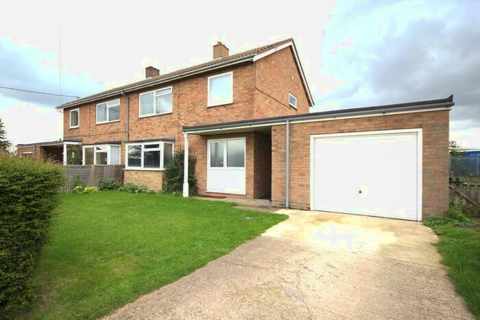 3 Bedroom Semi-Detached House To Rent In Chestnut Lane, Bassingbourn, SG8