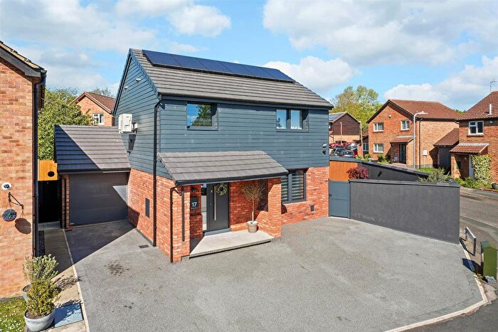 4 Bedroom Detached House For Sale In Tower Drive, Neath Hill, Milton Keynes, MK14