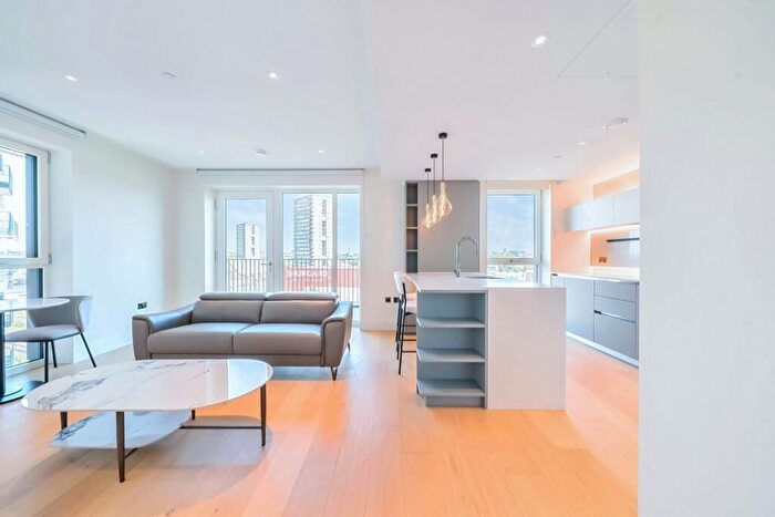 1 Bedroom Flat To Rent In Cascade Apartments, White City Living, London, W12