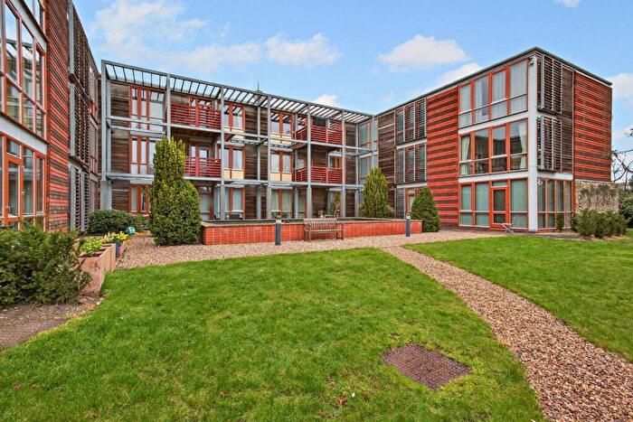 2 Bedroom Flat For Sale In Meadowcroft, Cambridge, Cambridgeshire, CB4