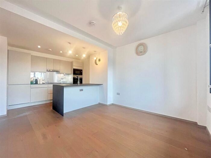 1 Bedroom Flat For Sale In High Street, West Drayton, UB7