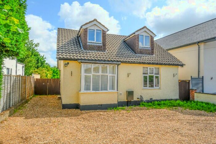 4 Bedroom Detached Bungalow To Rent In Sidney Road, Walton-On-Thames, Surrey, KT12