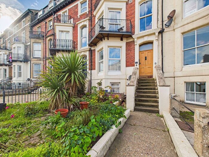 3 Bedroom Flat For Sale In Esplanade, Whitby, YO21