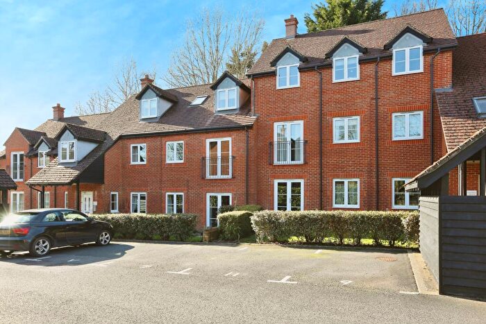 2 Bedroom Flat For Sale In Laura Close, Compton, Winchester, Hampshire, SO21