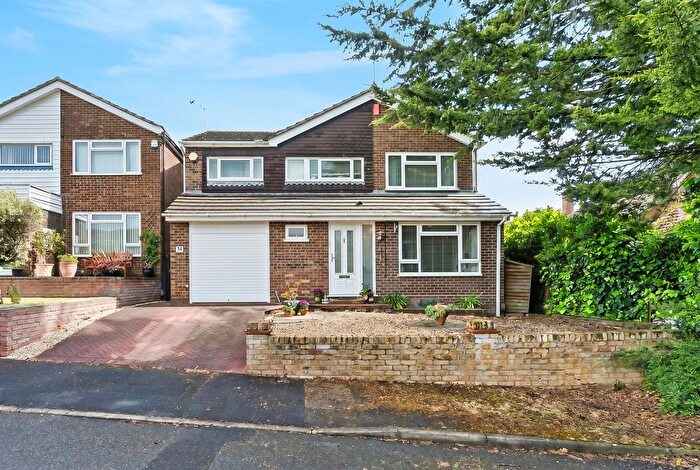 4 Bedroom Detached House For Sale In Wynnstay Gardens, Marlow Bottom, SL7