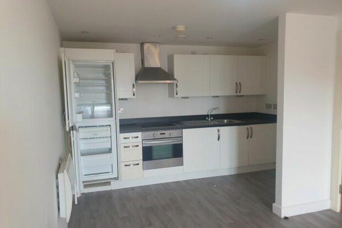 2 Bedroom Flat To Rent In Wolverhampton Street, Walsall, WS2