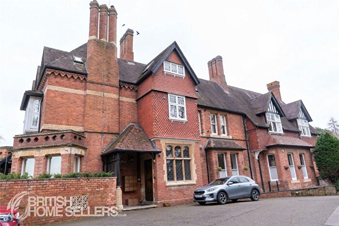 2 Bedroom Flat For Sale In Sandy Lane, Blackdown, Leamington Spa, Warwickshire, CV32