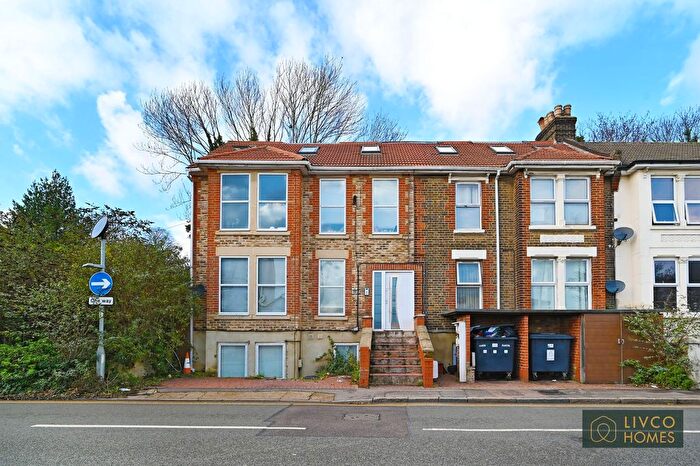 12 Bedroom Flat For Sale In Cuxton Road, Rochester, ME2