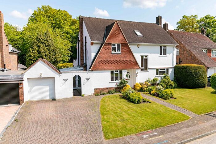 5 Bedroom Detached House For Sale In Orde Close, Crawley, RH10